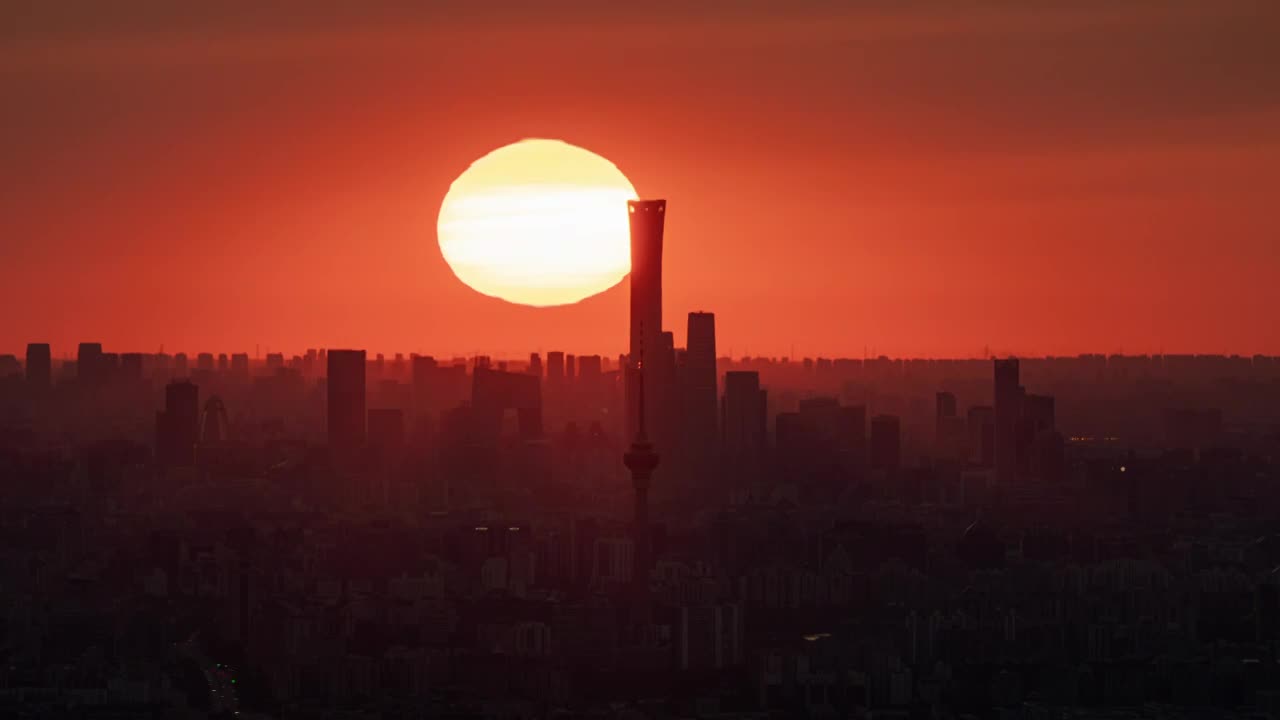 北京CBD中国尊超级悬日视频下载