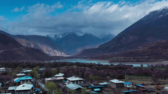 西藏林芝派镇吞白村南迦巴瓦雪山雨过天晴视频素材