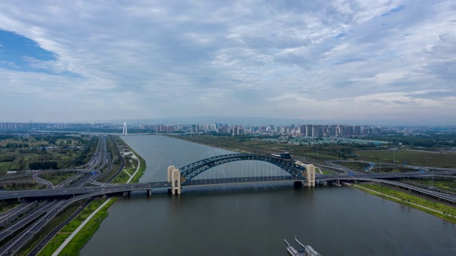 太原市晋阳桥白天多云延时视频素材