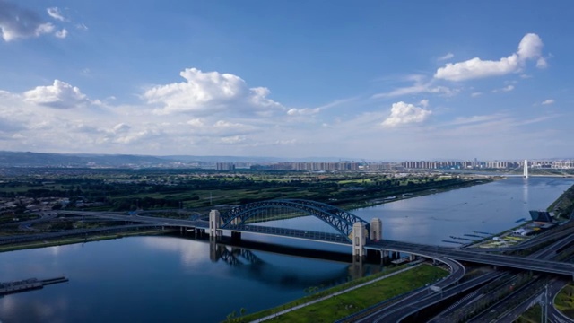 太原市晋阳桥白天多云延时视频素材