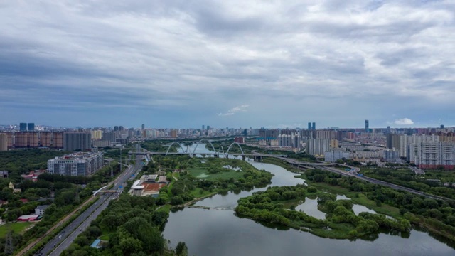 太原市北中环桥白天多云延时视频素材