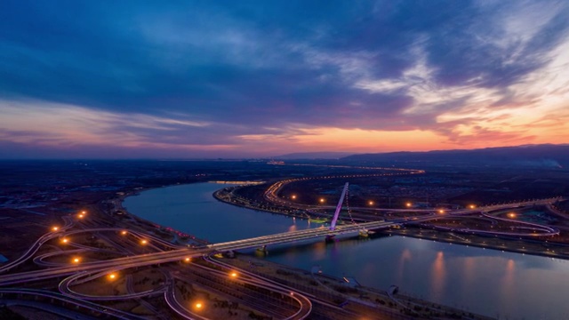 太原市迎宾桥日落火烧云夜景延时视频素材