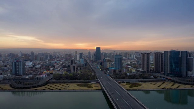 太原市迎泽大桥日出火烧云延时视频素材