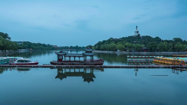 北海公园白塔视频素材