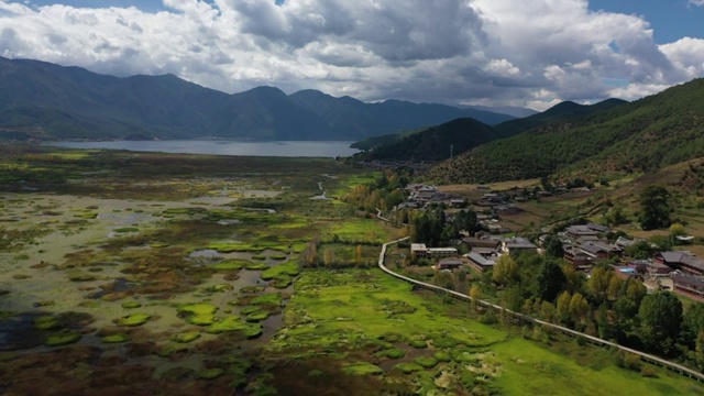 空中鸟瞰泸沽湖草海自然风光视频素材