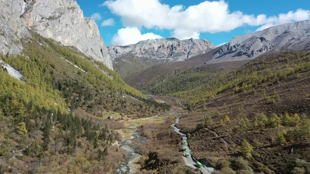 中国四川甘孜稻城亚丁景区自然风光航拍视频素材