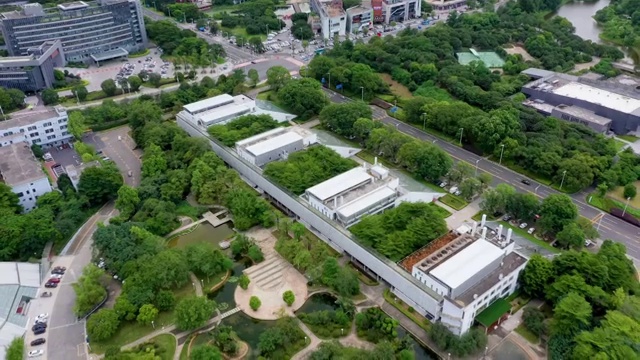 航拍广东省东莞松山湖科技产业园区管委会松山湖风景区视频素材