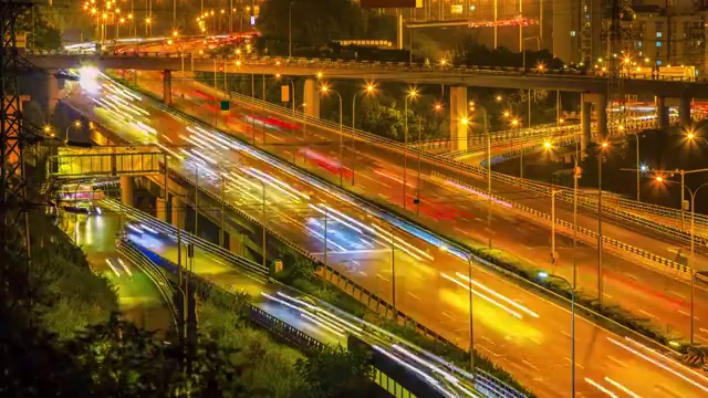 重庆繁忙的城市高架桥道路在夜晚。视频素材