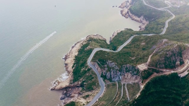 航拍云中中国浙江台州市温岭市石塘镇石板塘半岛旅游度假区五岙村视频素材