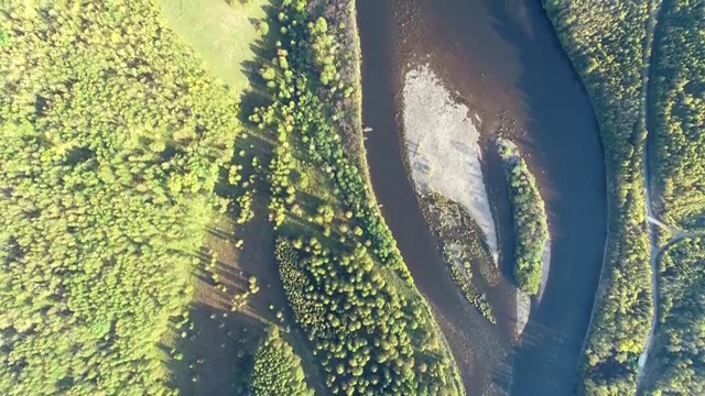 航拍大兴安岭秋季激流河风光视频素材