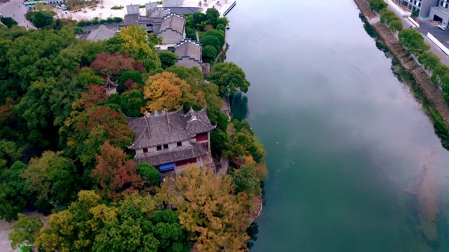 航拍中国浙江省宁波市奉化区溪口古镇风景区剡江与文昌阁视频素材