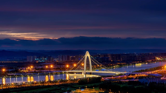 太原市通达桥日落火烧云夜景延时视频素材