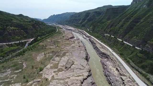 航拍黄河壶口瀑布景观视频素材