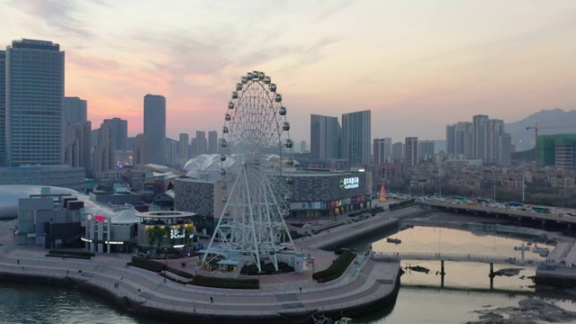 青岛西海岸新区琴岛之眼摩天轮视频素材