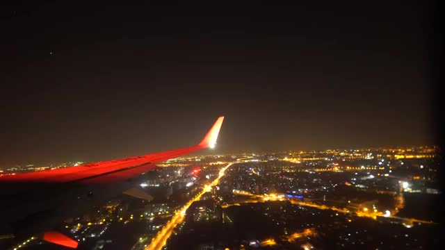 飞机上的城市夜景4k视频视频素材