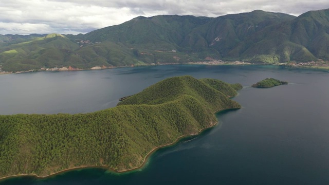 云南宁蒗县和四川盐源县泸沽湖景区自然风光航拍视频素材