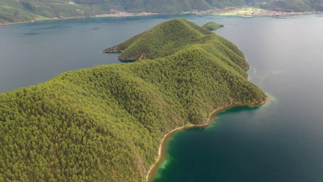 云南宁蒗县和四川盐源县泸沽湖景区自然风光航拍视频素材