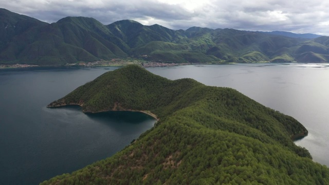 云南宁蒗县和四川盐源县泸沽湖景区自然风光航拍视频素材