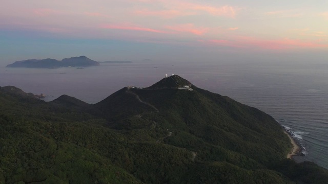 广东省深圳市大鹏新区南澳西涌海滨浴场与深圳天文台航拍视频素材