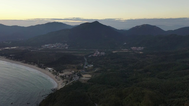 广东省深圳市大鹏新区南澳西涌海滨浴场与深圳天文台航拍视频素材