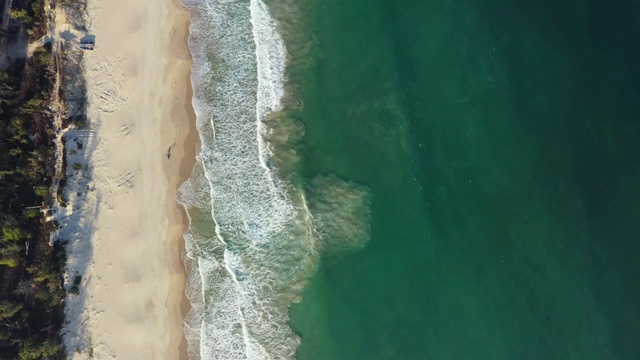 广东省深圳市大鹏新区南澳西涌海滨浴场与深圳天文台航拍视频素材