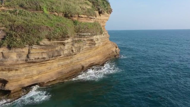 广西北海涠洲岛海滨暮崖海景自然风光视频素材