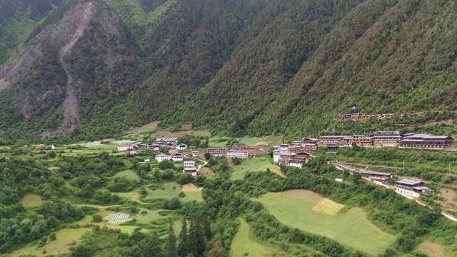 云南迪庆州梅里雪山雨崩村自然风光视频素材