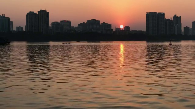 广东清远北江的夕阳景色视频素材