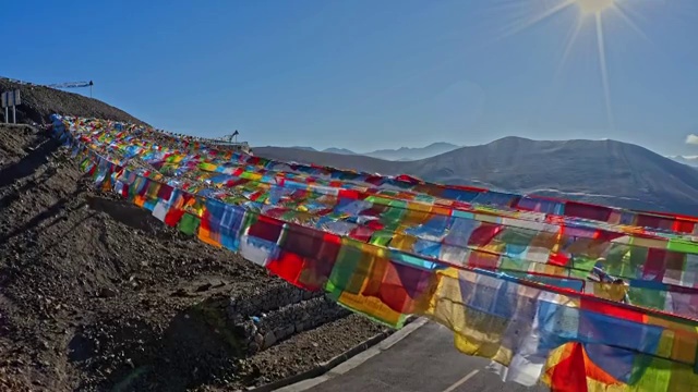 西藏风光珠穆朗玛峰108拐观景台视频素材