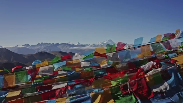 西藏风光珠穆朗玛峰108拐观景台视频素材