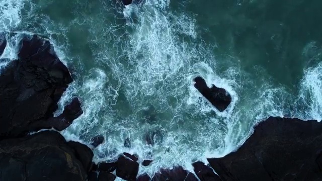 海洋海岸线惊涛骇浪惊涛拍岸海浪拍岸浪花海洋礁石视频下载