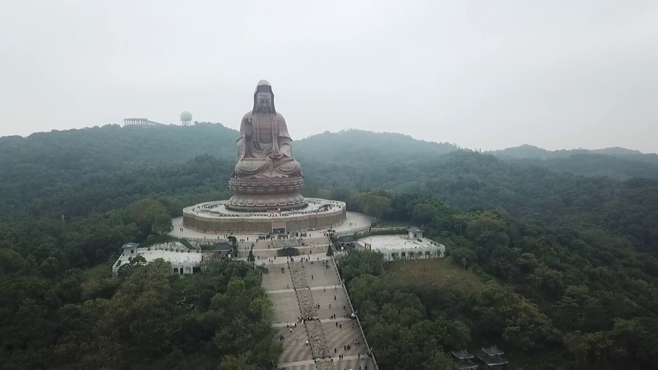 广东西樵山南海观音像航拍视频素材