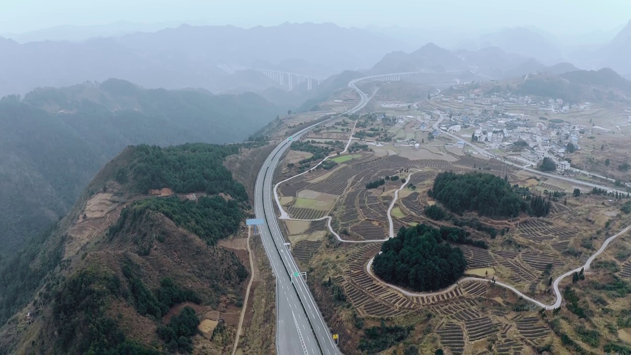 山地高速公路航拍视频素材