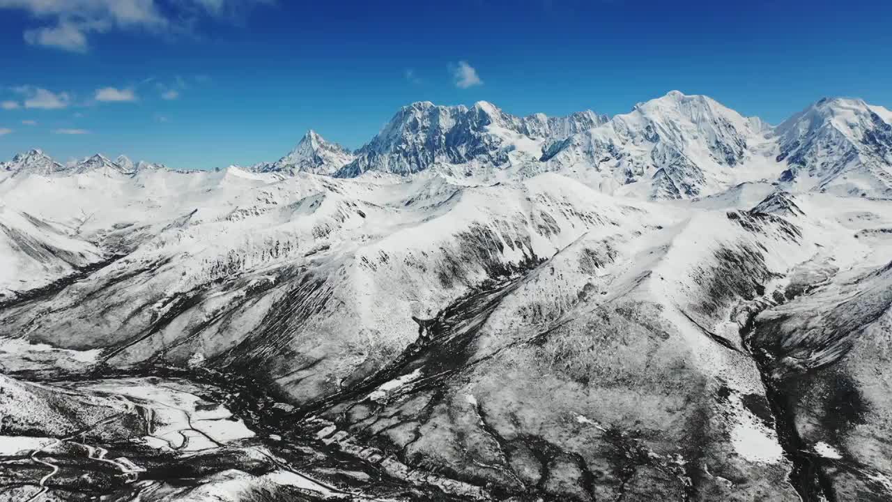 雅哈垭口贡嘎雪山群峰视频下载