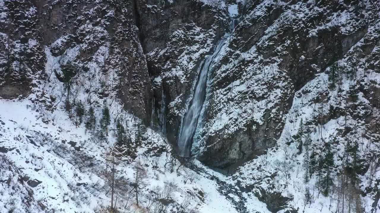 四川阿坝邛崃山脉霸王山谷冰瀑布风光视频素材