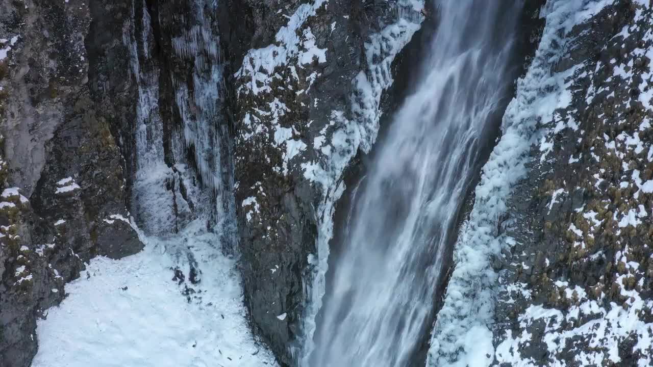 四川阿坝邛崃山脉霸王山谷冰瀑布风光视频素材