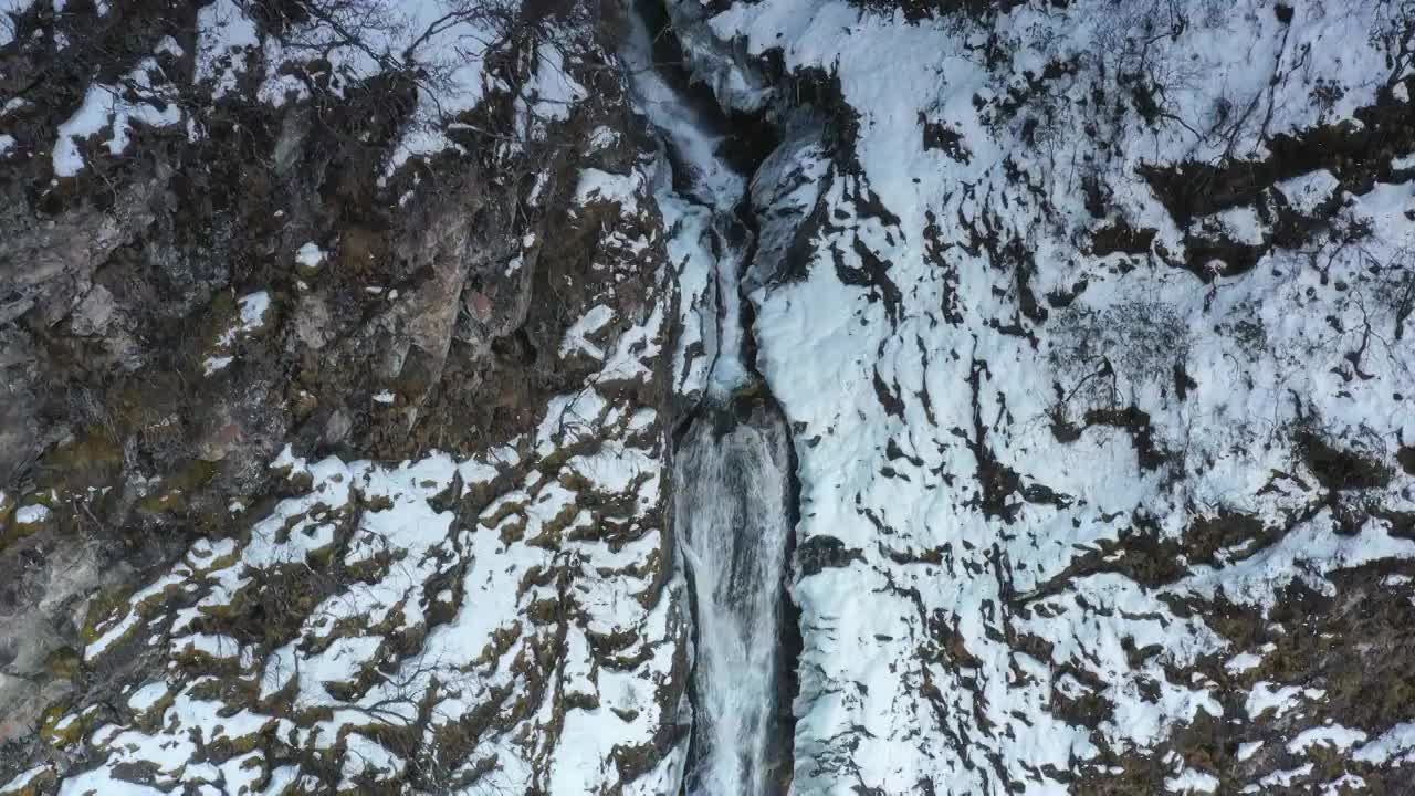 四川阿坝邛崃山脉霸王山谷冰瀑布风光视频素材