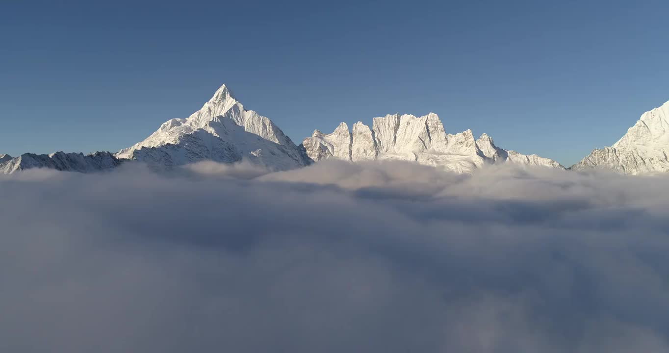 梅里雪山云海视频下载