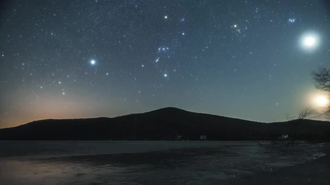 4K，星空，银河，猎户座，星星，冬季，湖，冰封，东北，滑轨视频素材