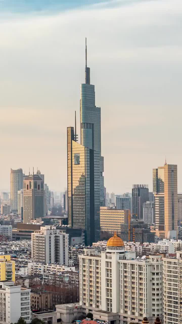 中国南京紫峰大厦城市天际线延时视频素材