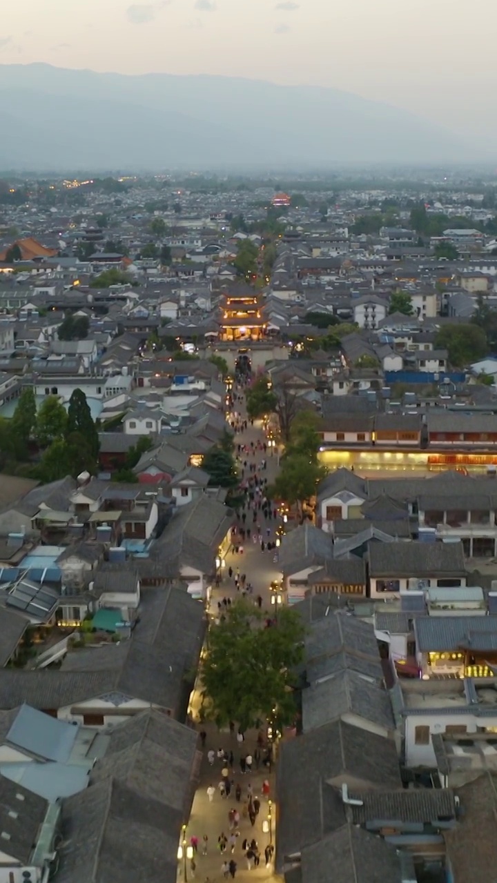 航拍云南大理古城夜景视频素材