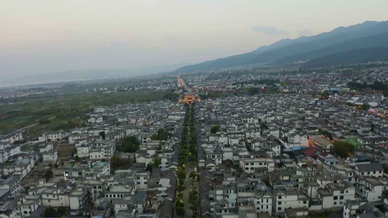 航拍云南大理古城夜景视频素材