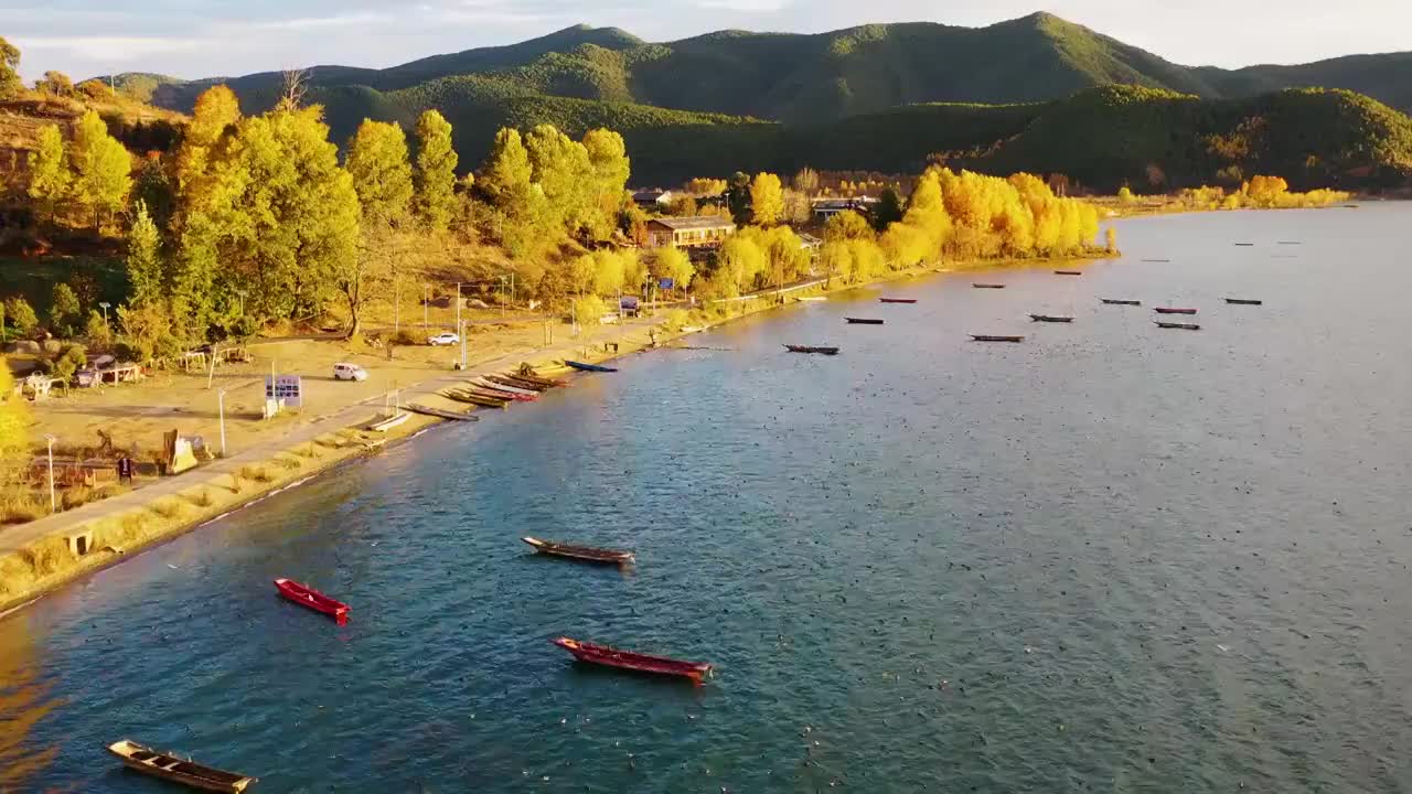 航拍云南丽江泸沽湖旅行自然风光视频素材