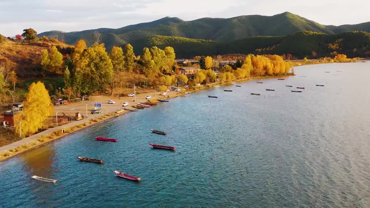 航拍云南丽江泸沽湖旅行自然风光视频素材