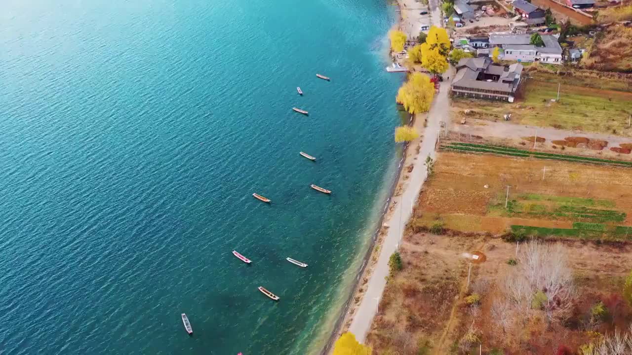 航拍云南丽江泸沽湖旅行自然风光视频素材