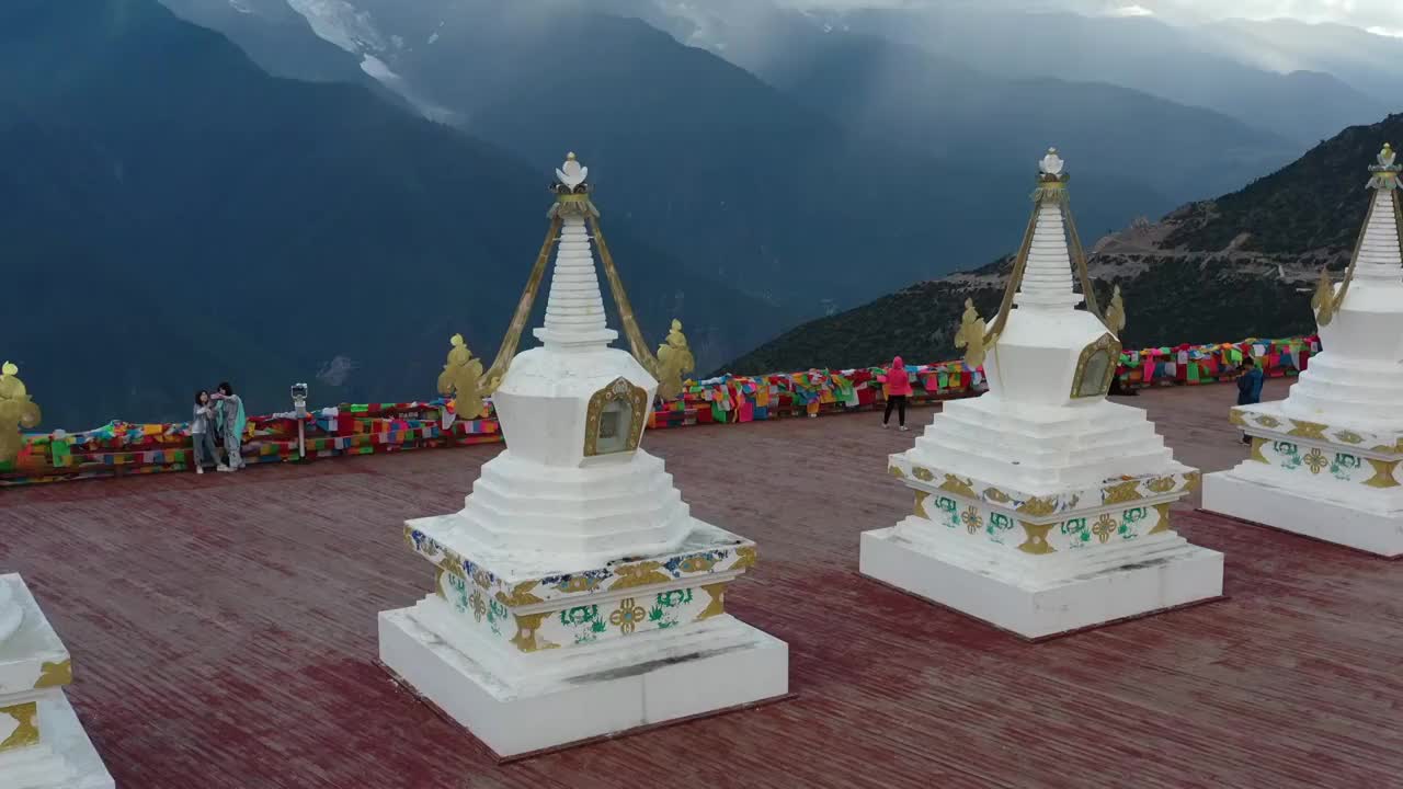 云南省香格里拉飞来寺梅里雪山航拍风光视频素材