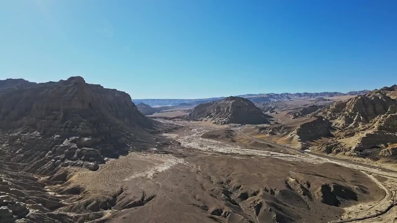 西藏风光阿里扎达土林视频素材