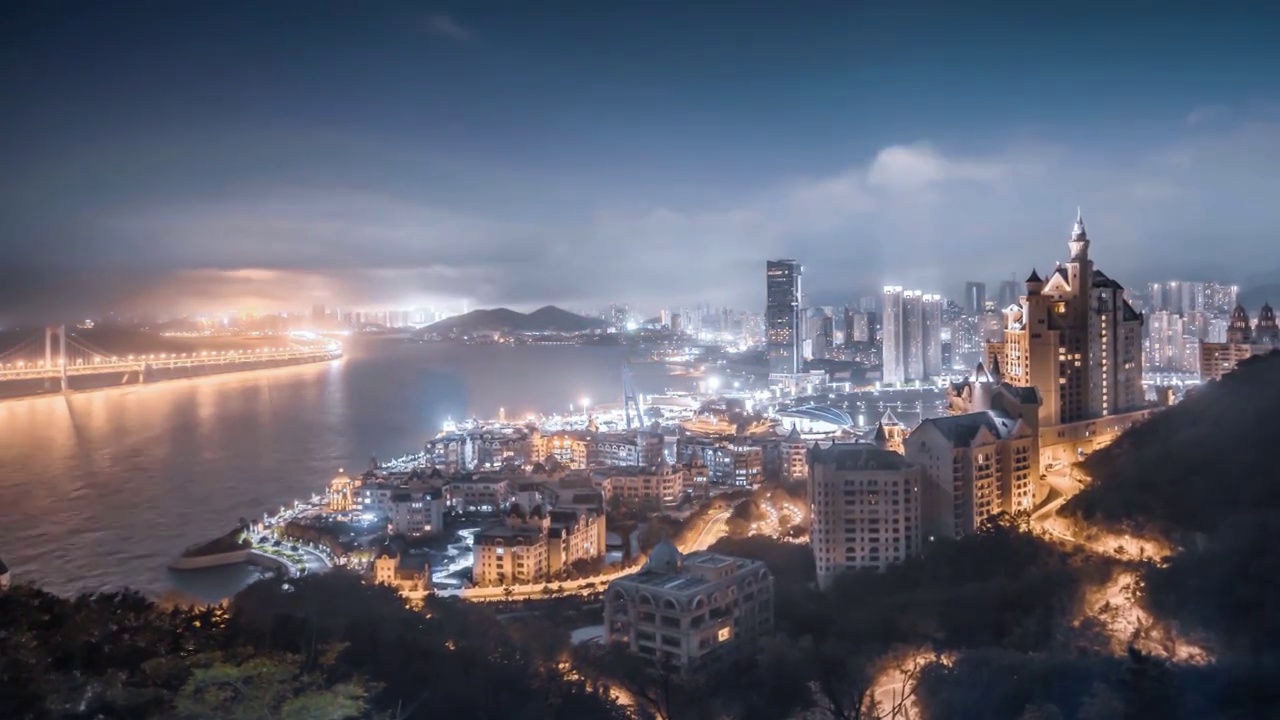 中国辽宁大连星海湾夜景视频素材