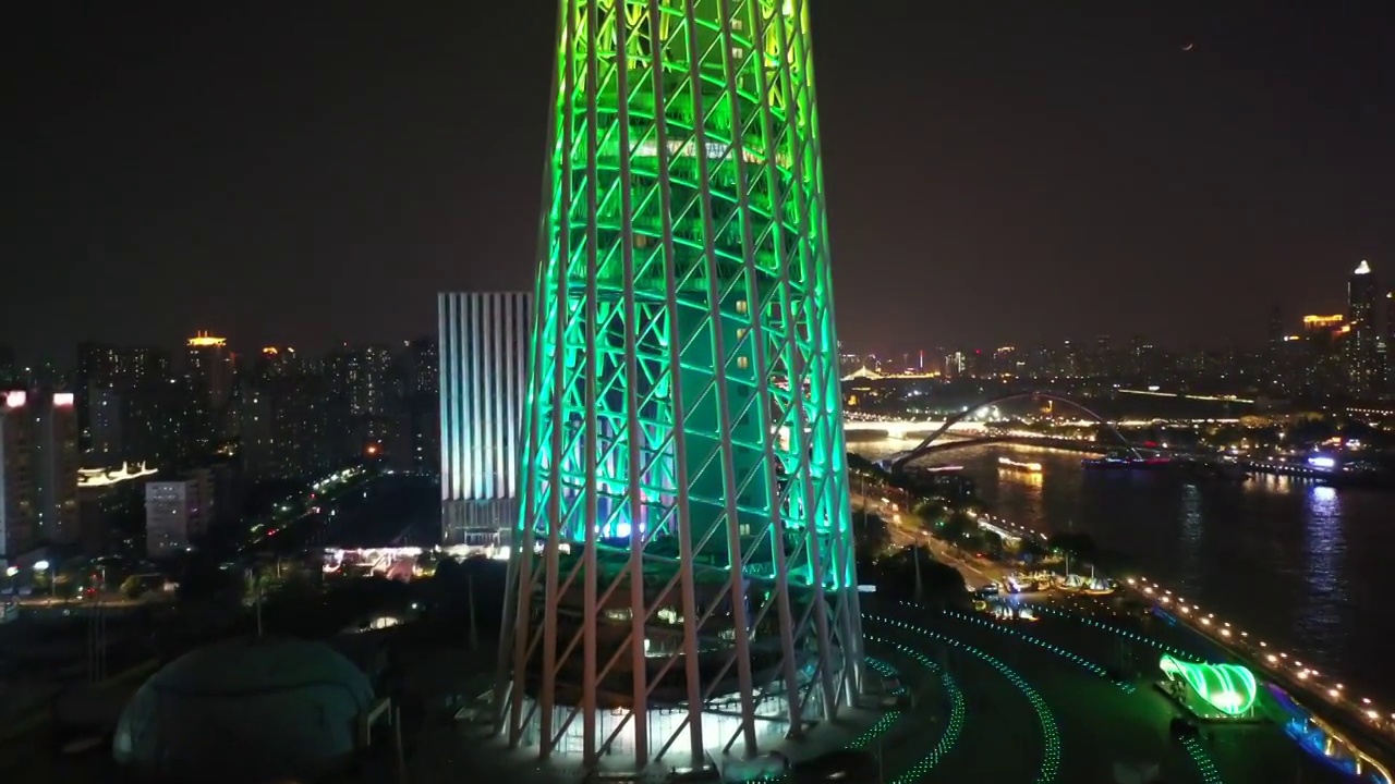 广东省广州市地标广州塔小蛮腰夜景航拍视频素材