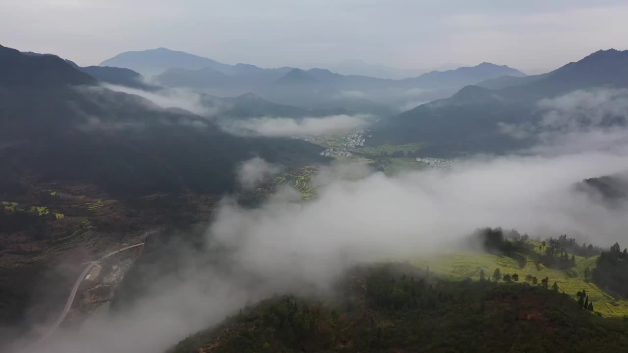 婺源江岭景区油菜花海云海风光视频素材